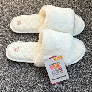 Muk Luks Cream Furry Women's Slippers